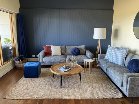 The Beach House & Villas - Tourism Canberra 0