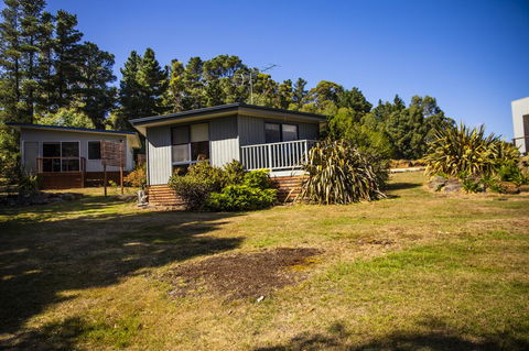 Little Norfolk Bay Events And Chalets - Tourism Canberra 3