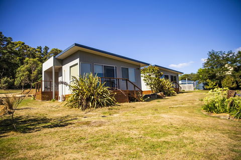 Little Norfolk Bay Events And Chalets - Tourism Canberra 1