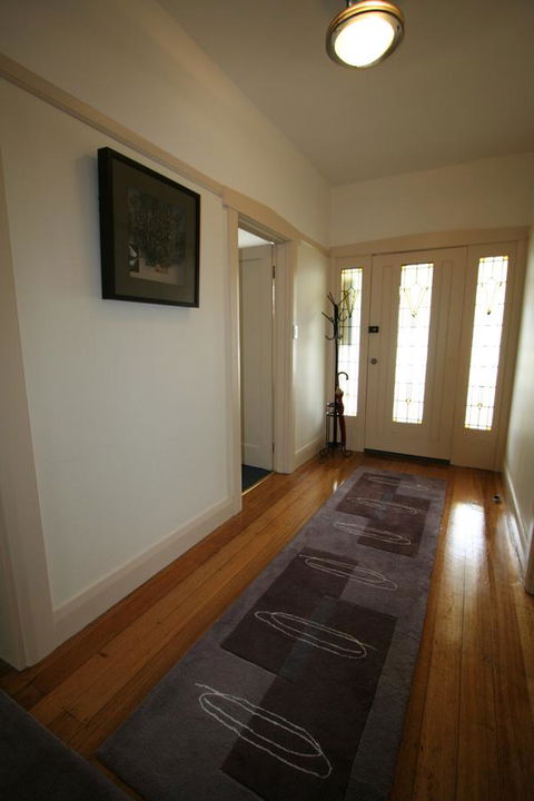 Moonah Central Apartments - Tourism Canberra 24