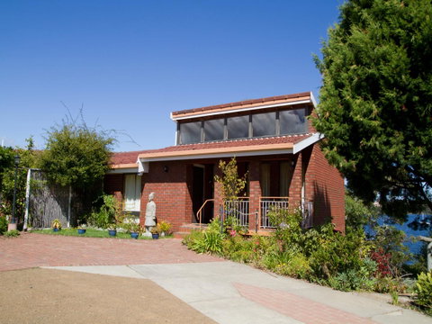 Derwent Retreat - Tourism Canberra 0