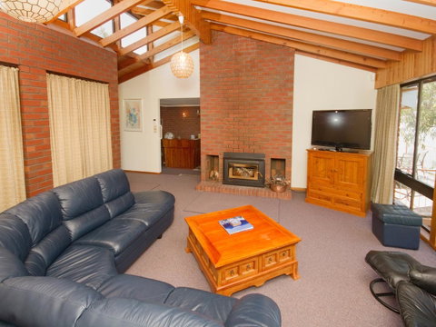 Derwent Retreat - Tourism Canberra 9
