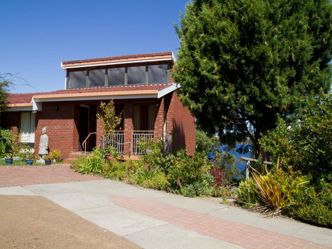 Derwent Retreat - Tourism Canberra 1