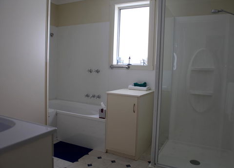 Sails On Port Sorell Boutique Apartments - Tourism Canberra 4