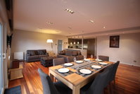Sunny 3 Bedroom Apartment in Sandy Bay