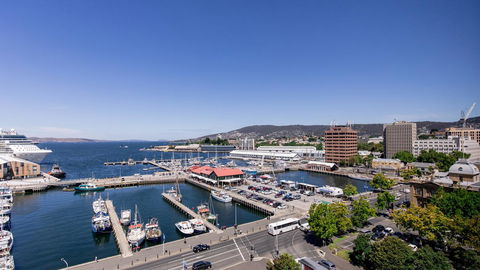 Hotel Grand Chancellor Hobart - Tourism Canberra 1