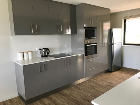 Self Contained Beach View Apartment - Tourism Canberra 7