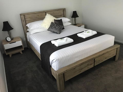 Self Contained Beach View Apartment - Tourism Canberra 8