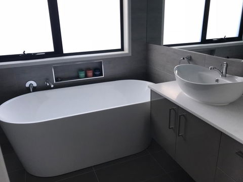 Self Contained Beach View Apartment - Tourism Canberra 9