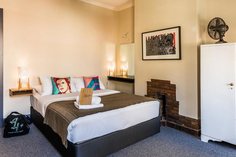 Alabama Hotel Hobart - Tourism Canberra 26
