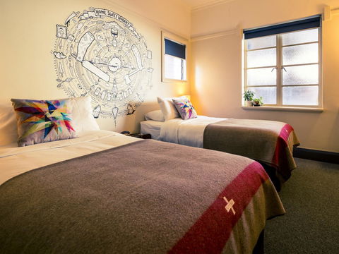 Alabama Hotel Hobart - Tourism Canberra 34