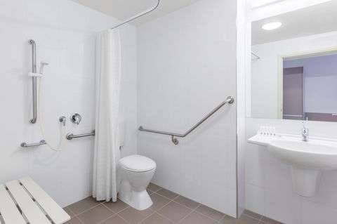 Travelodge Hotel Hobart Airport - Tourism Canberra 5