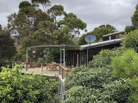 HIDDEN HAVEN Binalong Bay - Tourism Canberra 0