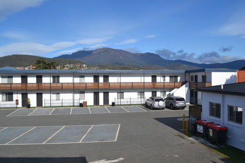 Hobart Tower Motel - Tourism Canberra 2