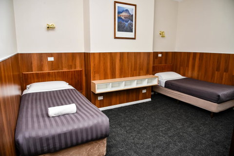 Hobart Tower Motel - Tourism Canberra 11