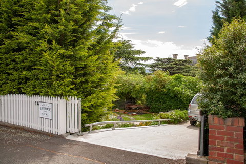 Gatehouse On Stoke - Tourism Canberra 13