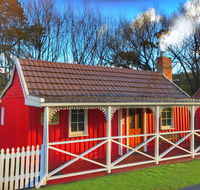 Platypus Playground Riverside Cottage - Tourism Canberra