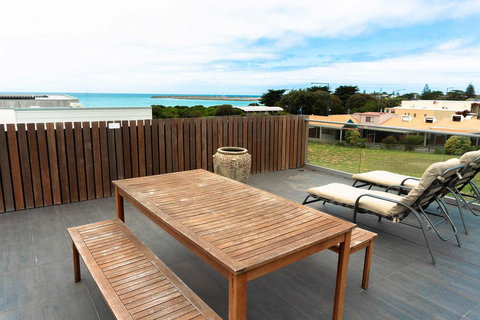 The Apollo - Tourism Canberra 17