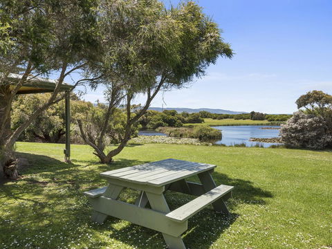 Apollo Bay Cottages - Tourism Canberra 6