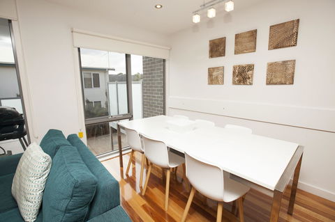 7 Falls Apartments - Tourism Canberra 8