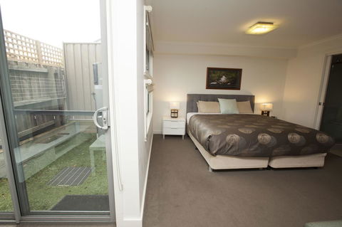 7 Falls Apartments - Tourism Canberra 20