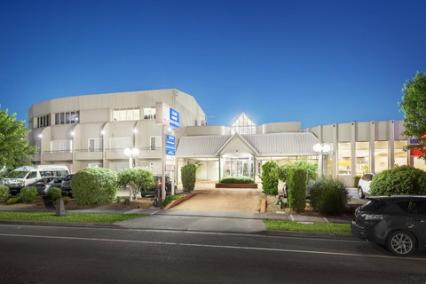 Ciloms Airport Lodge - Tourism Canberra 0