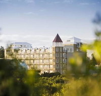 Deep Blue Hotel  Hot Springs - Tourism Canberra