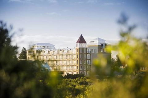 Deep Blue Hotel & Hot Springs - Tourism Canberra 0