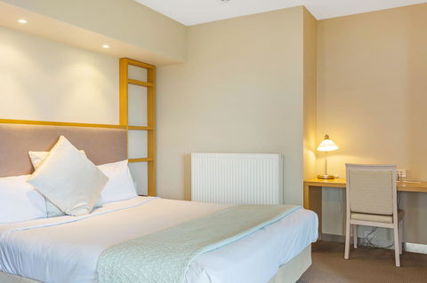 Deep Blue Hotel & Hot Springs - Tourism Canberra 36