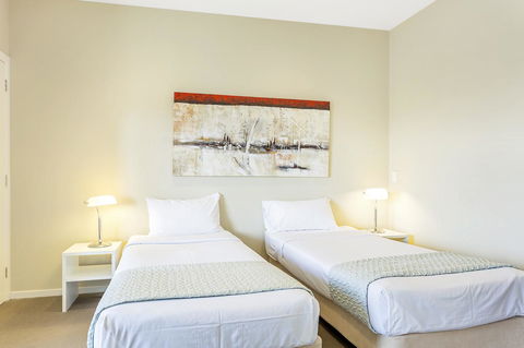 Deep Blue Hotel & Hot Springs - Tourism Canberra 30