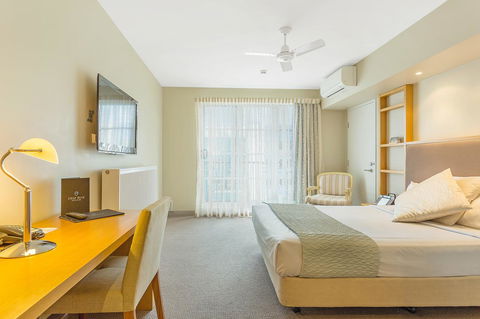 Deep Blue Hotel & Hot Springs - Tourism Canberra 27