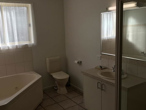 Beachcomber Motel & Apartments - Tourism Canberra 9