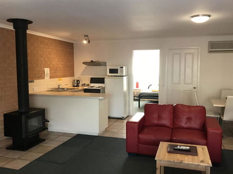 Beachcomber Motel & Apartments - Tourism Canberra 13