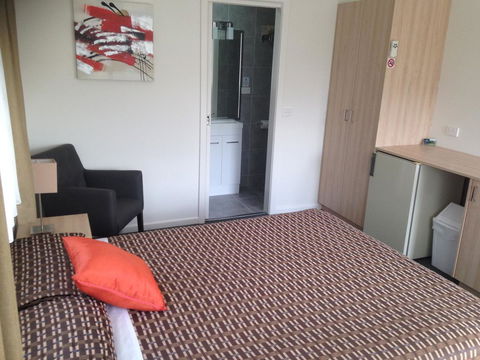 Beachcomber Motel & Apartments - Tourism Canberra 24