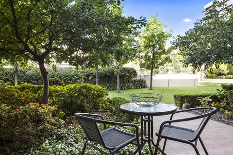 Melbourne Luxury Paradise - Tourism Canberra 1