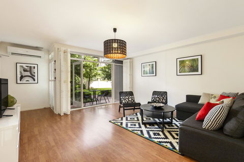 Melbourne Luxury Paradise - Tourism Canberra 2