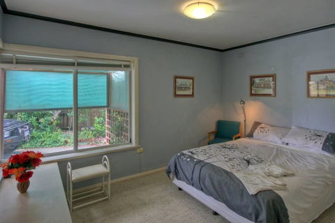 Jacaranda House - Tourism Canberra 6