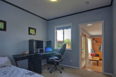Jacaranda House - Tourism Canberra 7