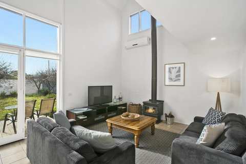 Terrace Lofts Apartments - Tourism Canberra 12