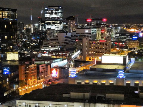 Cloud9 Luxury Apartments - Tourism Canberra 3