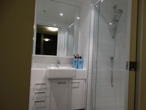Cloud9 Luxury Apartments - Tourism Canberra 9