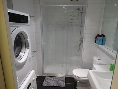 Cloud9 Luxury Apartments - Tourism Canberra 11