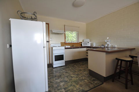 Ballymena Holiday Units - Tourism Canberra 6