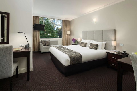 Crowne Plaza Melbourne Carlton, An IHG Hotel - Tourism Canberra 8