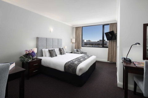 Crowne Plaza Melbourne Carlton, An IHG Hotel - Tourism Canberra 11