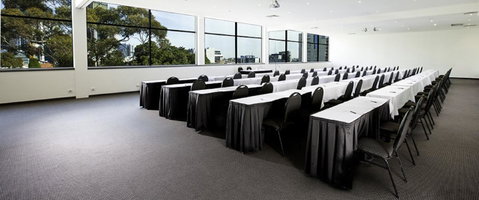 Crowne Plaza Melbourne Carlton, An IHG Hotel - Tourism Canberra 39