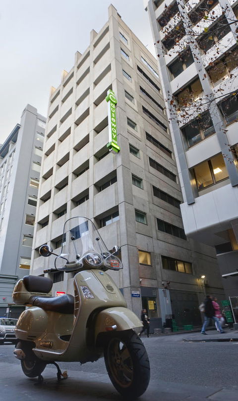 Causeway 353 Hotel - Tourism Canberra 3