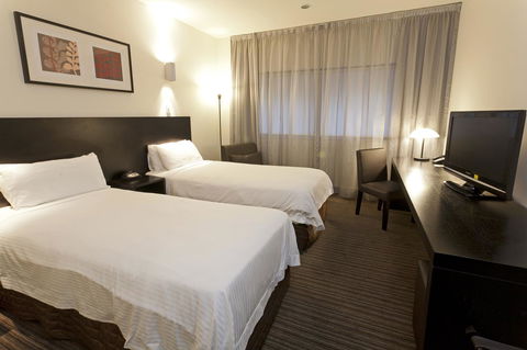Causeway 353 Hotel - Tourism Canberra 6