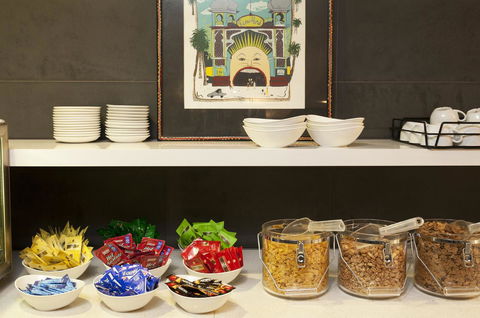 Causeway 353 Hotel - Tourism Canberra 17