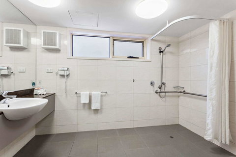 Quality Hotel Bayside Geelong - Tourism Canberra 13